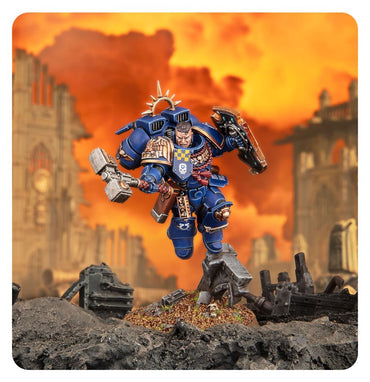 WARHAMMER 40K  -  SPACE MARINES  -  CAPTAIN WITH JUMP PACK AND RELIC SHIELD