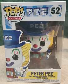 #52 Peter Pez (Blue Hat, Red Pants)